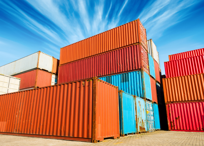 Size Matters: How to Decide Between Standard and HiCube Shipping Containers
